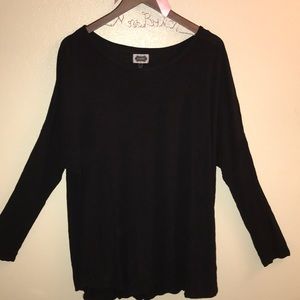 Plain black swing long sleeve tee
